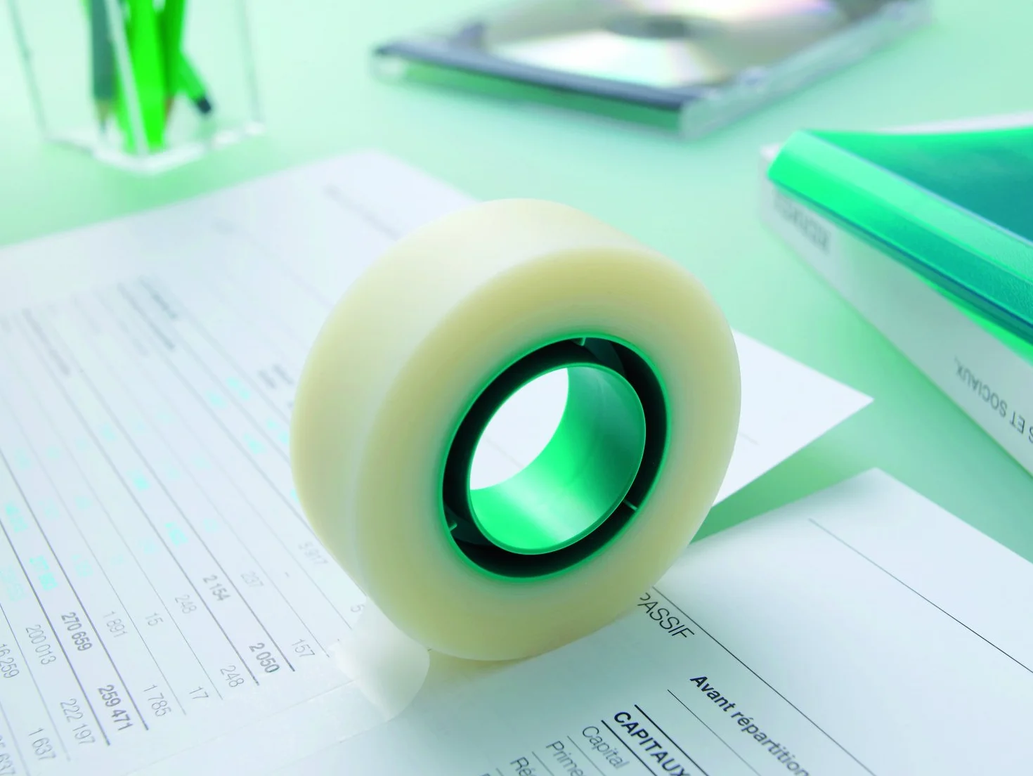 Scotch Magic Tape – 1 rolka, 19 mm x 7,5 m + dozownik ręczny – niewidoczna taśma klejąca, do pakowania prezentów bożonarodzeniowych, opisywania kartek bożonarodzeniowych – nieodzowny dodatek