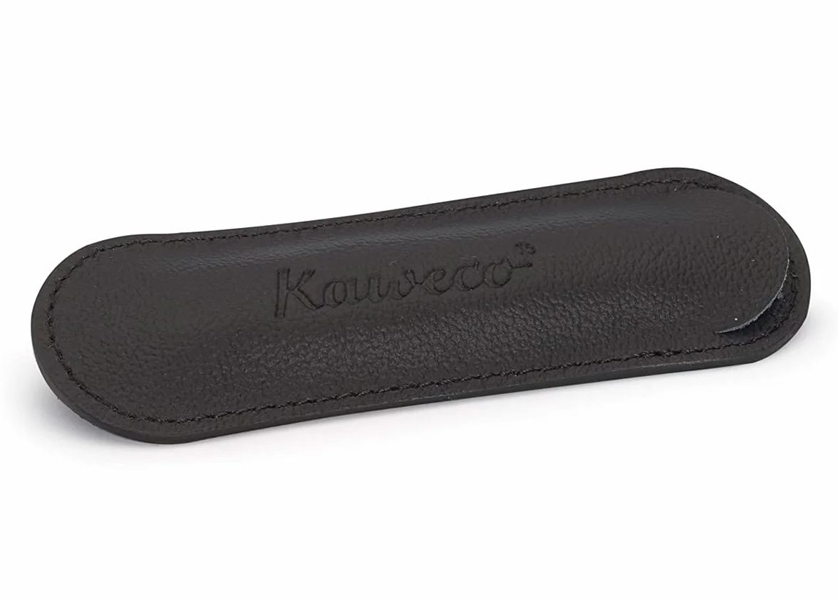 Kaweco 1 skórzane etui I etui na długopisy pasujące do serii Sport I etui do pisania z prawdziwej skóry z eleganckim nadrukiem I eleganckie i klasyczne etui na długopisy 12 x 3,5 cm w kolorze czarnym