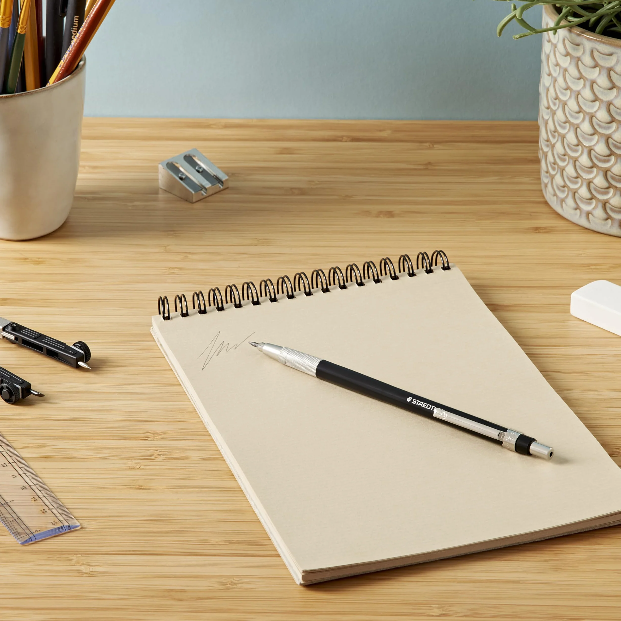 Staedtler Mars Technico 780 C-9 ołówek klasy HB, czarny