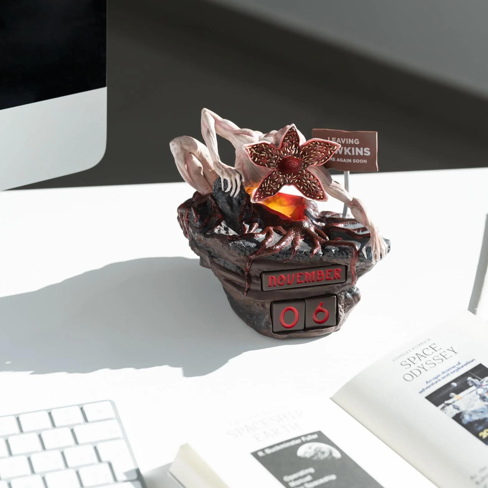Grupo Erik Stranger Things Perpetual Calendar Demogorgon Flip Desk Calendar