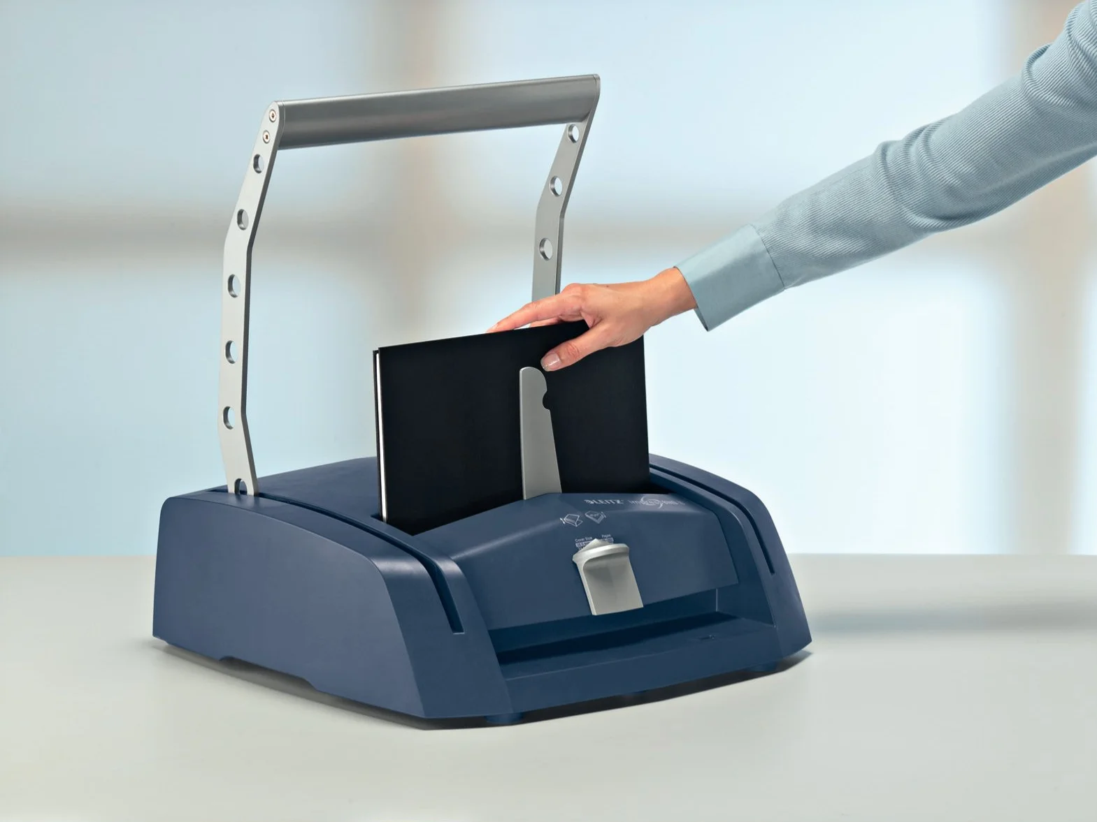 impressBIND 280 Binding Machine