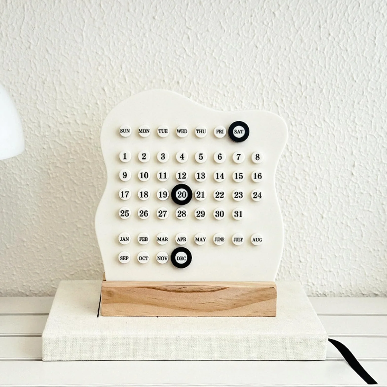 Perpetual Desk Calendar, Desktop Table Display, 5.91x1.57in Reusable Date Organizer, Cute Aesthetic Design, Authentic Easy to Use for Home, Classroom, Hotel, Stationery Decor