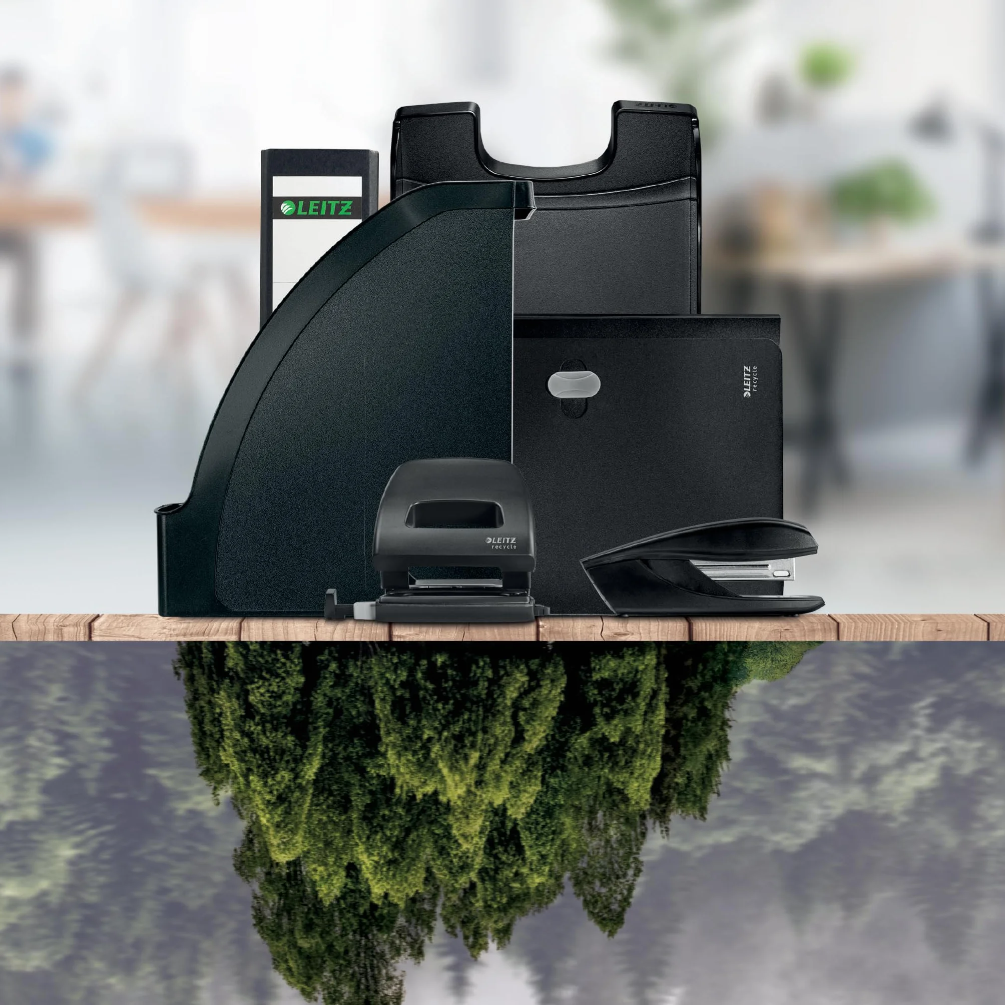 Leitz NeXXt Recycle Zszywacz do 30 Kartek Zintegrowany Rozszywacz Czarny