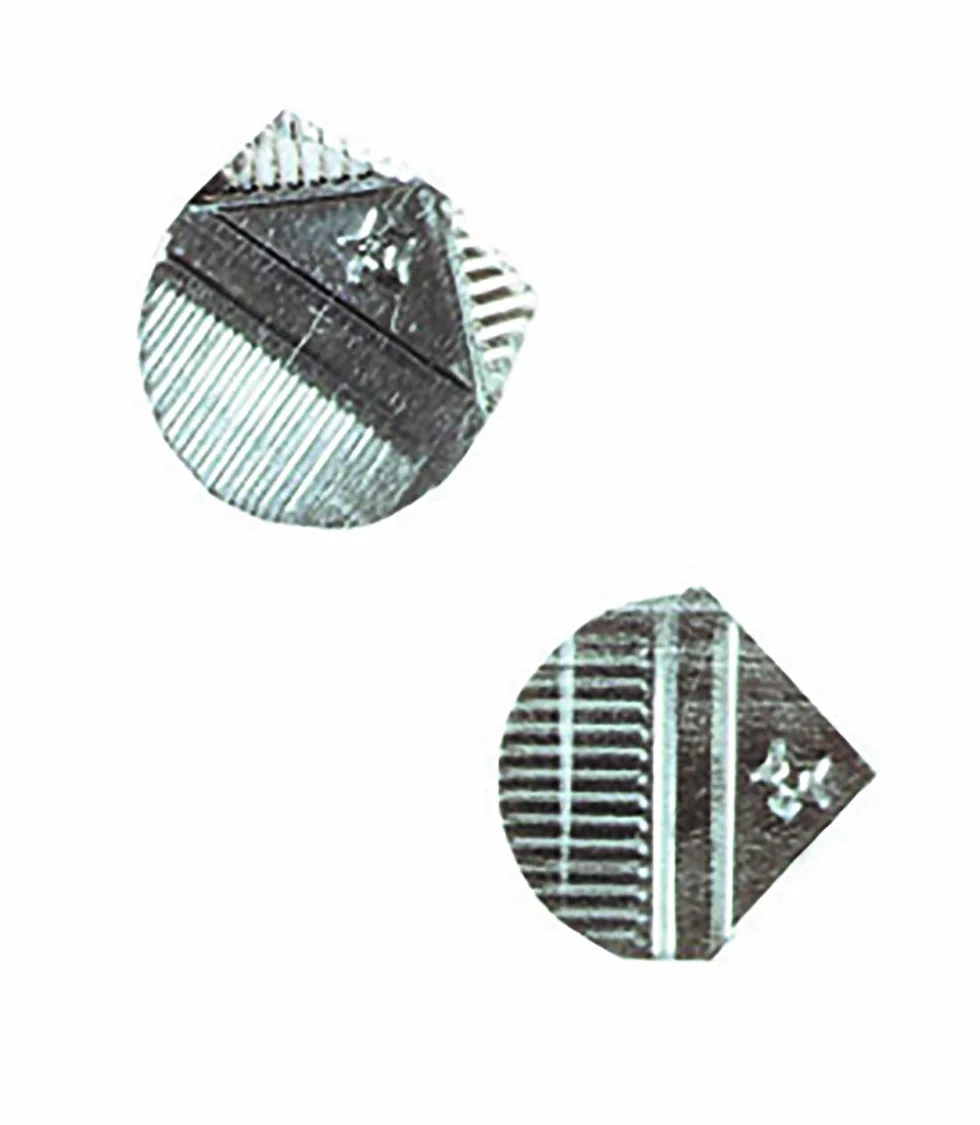 Exacompta 14763E Spinacz narożnikowy do kartek - 100 sztuk - długość 30mm - metalowe - spinacz biurowy - kolor: srebrny