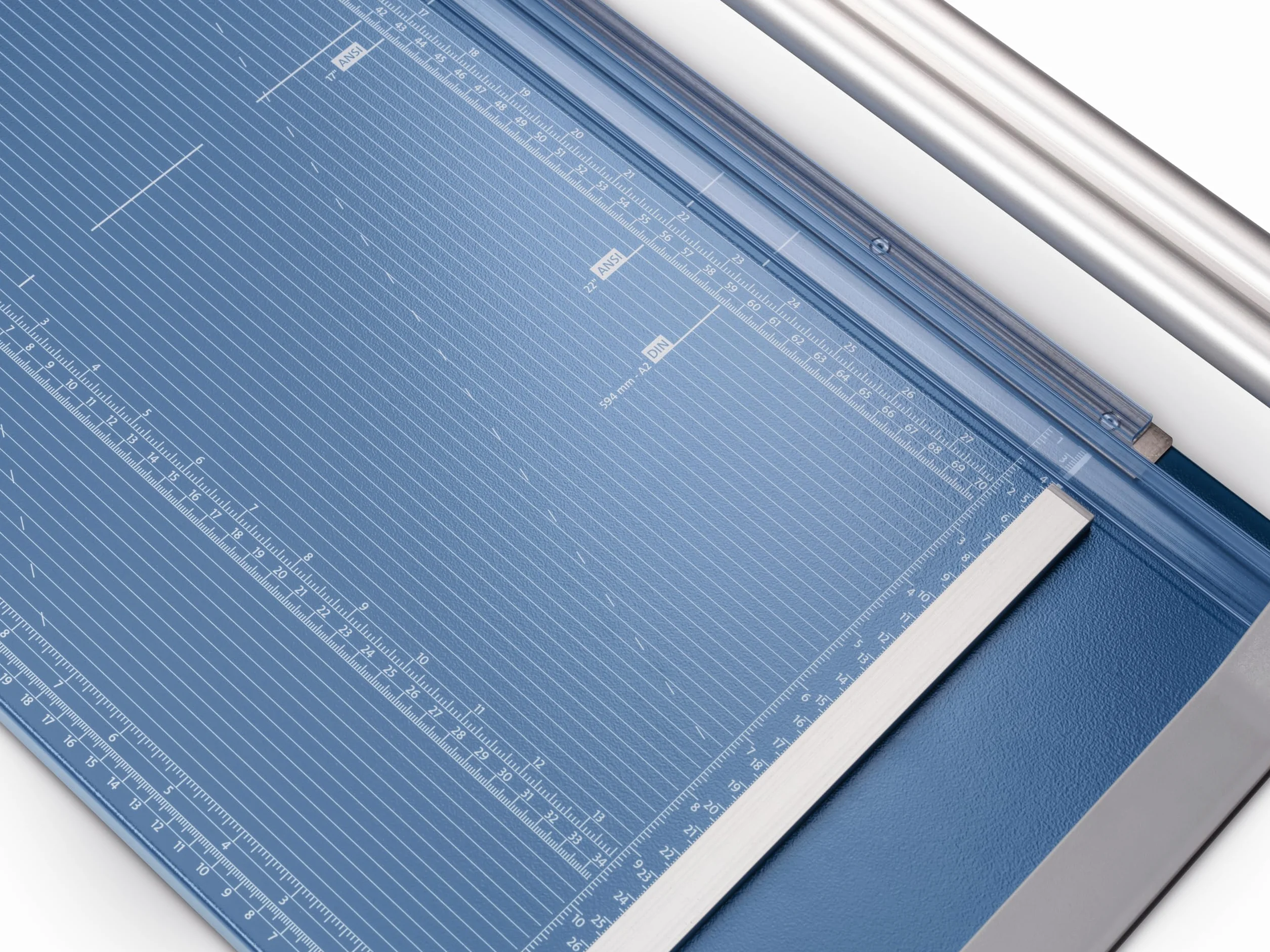 Dahle 554 Profesjonalny trymer do papieru A2, podwójny drążek prowadzący, automatyczny zacisk, nożyk do ochrony bezpieczeństwa, niebieski