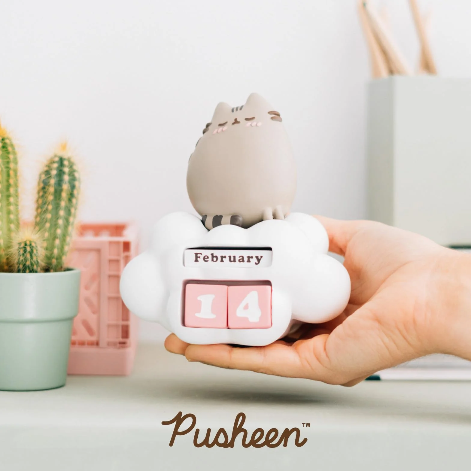 Grupo Erik Pusheen Perpetual Calendar Flip Desk Calendar with Cat Figure