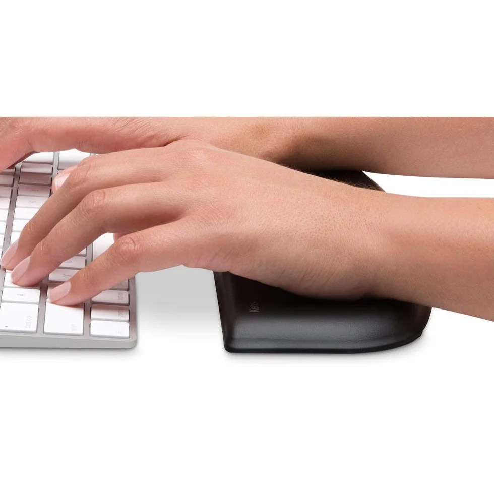 Kensington Podkładka pod Nadgarstki ErgoSoft Czarna do Płaskiej Kompaktowej Klawiatury MacBook iMac MS Surface PC K52801EU