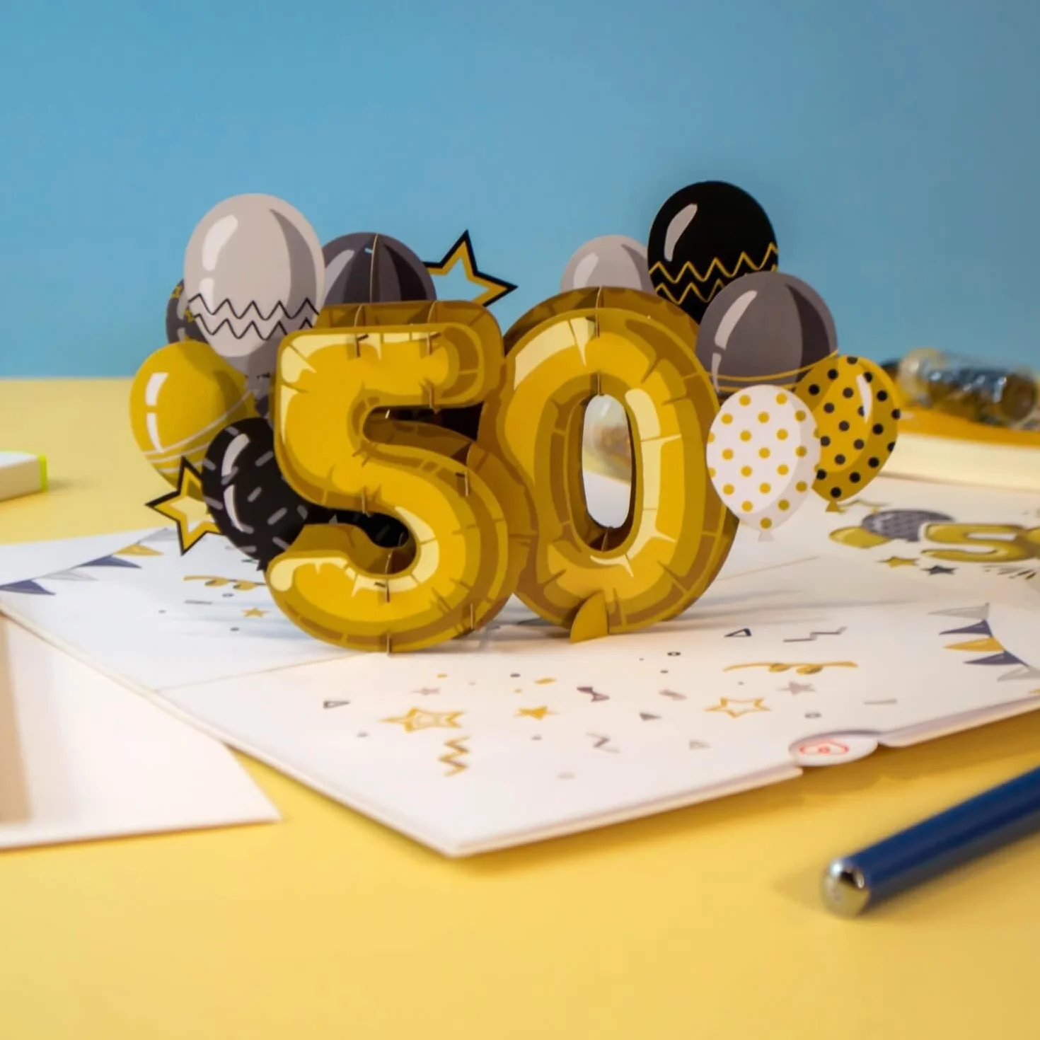 papercrush® Kartka pop-up na 50. urodziny – ręcznie wykonana kartka urodzinowa 3D dla kobiet i mężczyzn (50 lat), z życzeniami z okazji 50. urodzin – specjalna kartka z życzeniami z kopertą