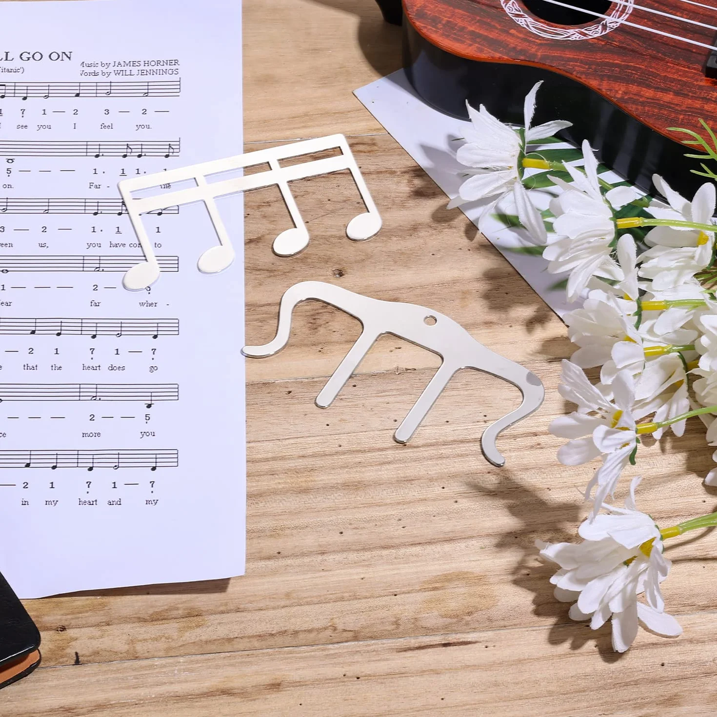 2 szt. Metalowy Klips na Nuty, Music Book Clip Music Sheet Holder Clip Klipy do Nut do Gry na Swiezym Powietrzu, Papier Firmowy, Ksiazki Fortepian, Gitara, Skrzypce, Klawiatura (Srebrna)