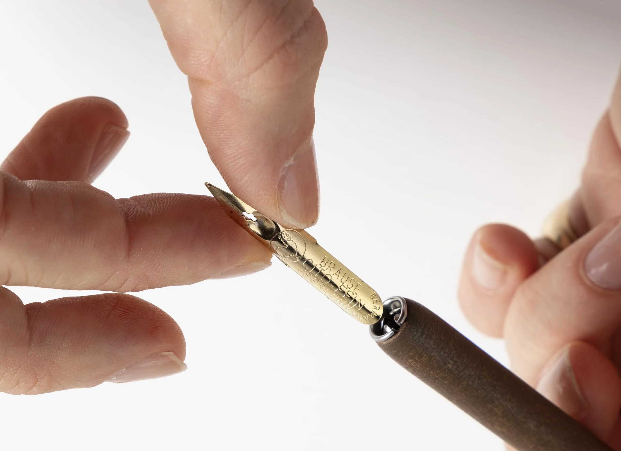 Brause 158007B – Stalówki kaligraficzne do obsadki – Pudełko 15 stalówek Bandzug 0,7 mm – Wyprodukowano w Niemczech