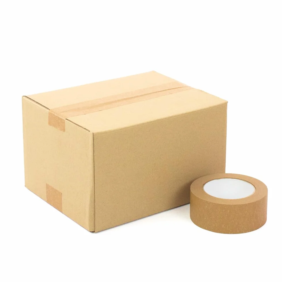 Opakowanie 25 kartonów ze wzmocnionego kartonu o wymiarach 25 x 20 x 15 cm i prostym K, wyprodukowane w Hiszpanii z kartonu pochodzącego z recyklingu, wytrzymałe do wysyłki, przechowywania i