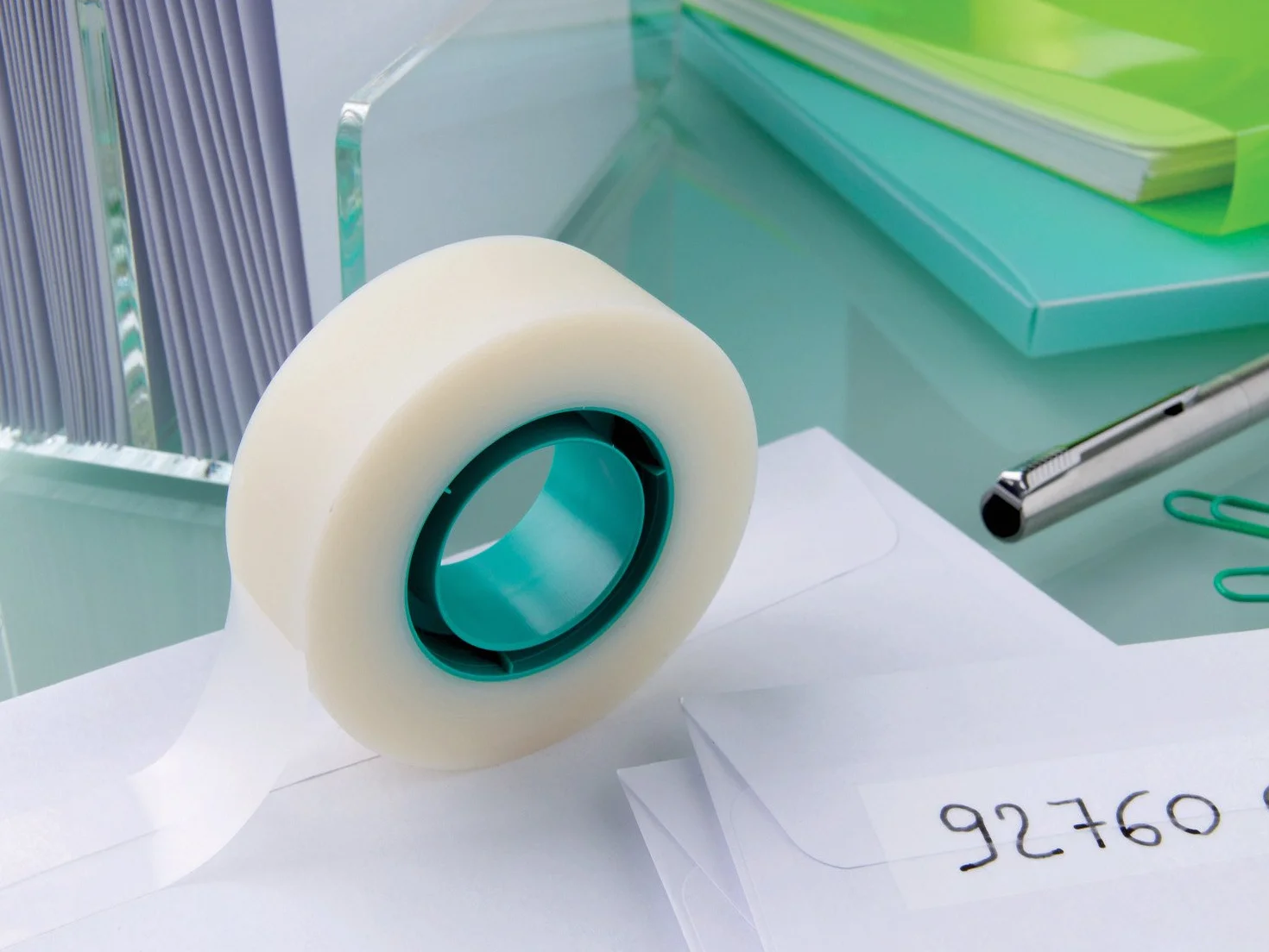 Scotch Magic Tape – 1 rolka, 19 mm x 7,5 m + dozownik ręczny – niewidoczna taśma klejąca, do pakowania prezentów bożonarodzeniowych, opisywania kartek bożonarodzeniowych – nieodzowny dodatek
