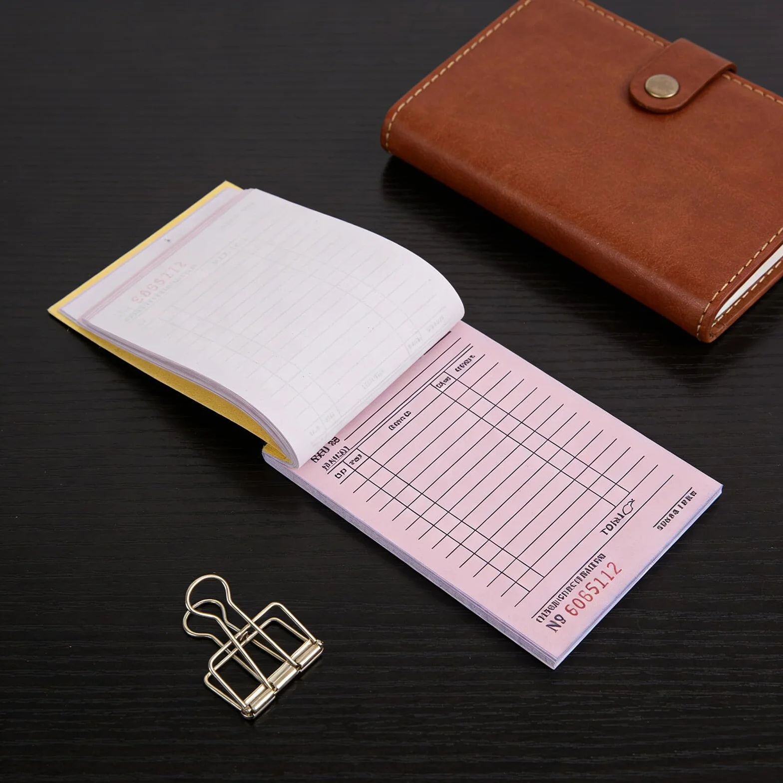 4 Sztuki Szt Carbonless Receipt Booklet Stron Kompaktowy Papierowy Notatnik Do Rachunków dla Małych Firm Work Invoice Receipt Book Do Zarządzania Zamówieniami i Finansami