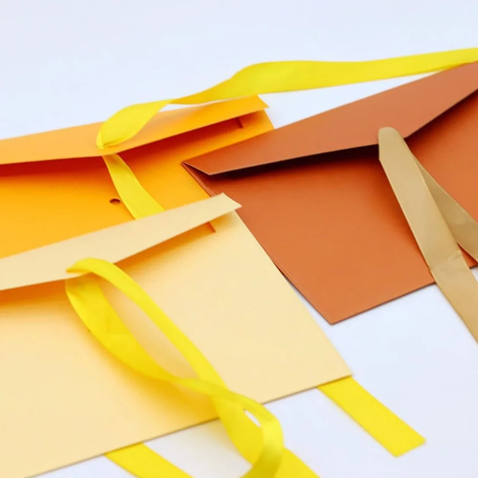 Koperty z papieru kraft retro na prezent, ślub, urodziny z wstążką