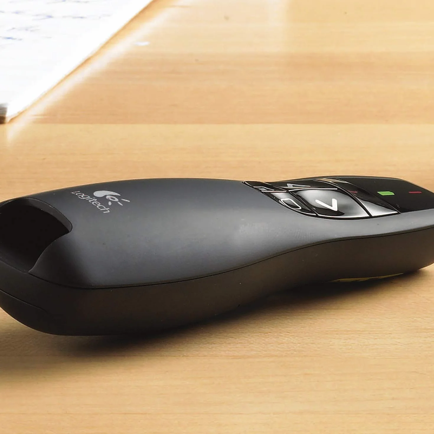 Logitech R400 Prezenter Bezprzewodowy Czarny