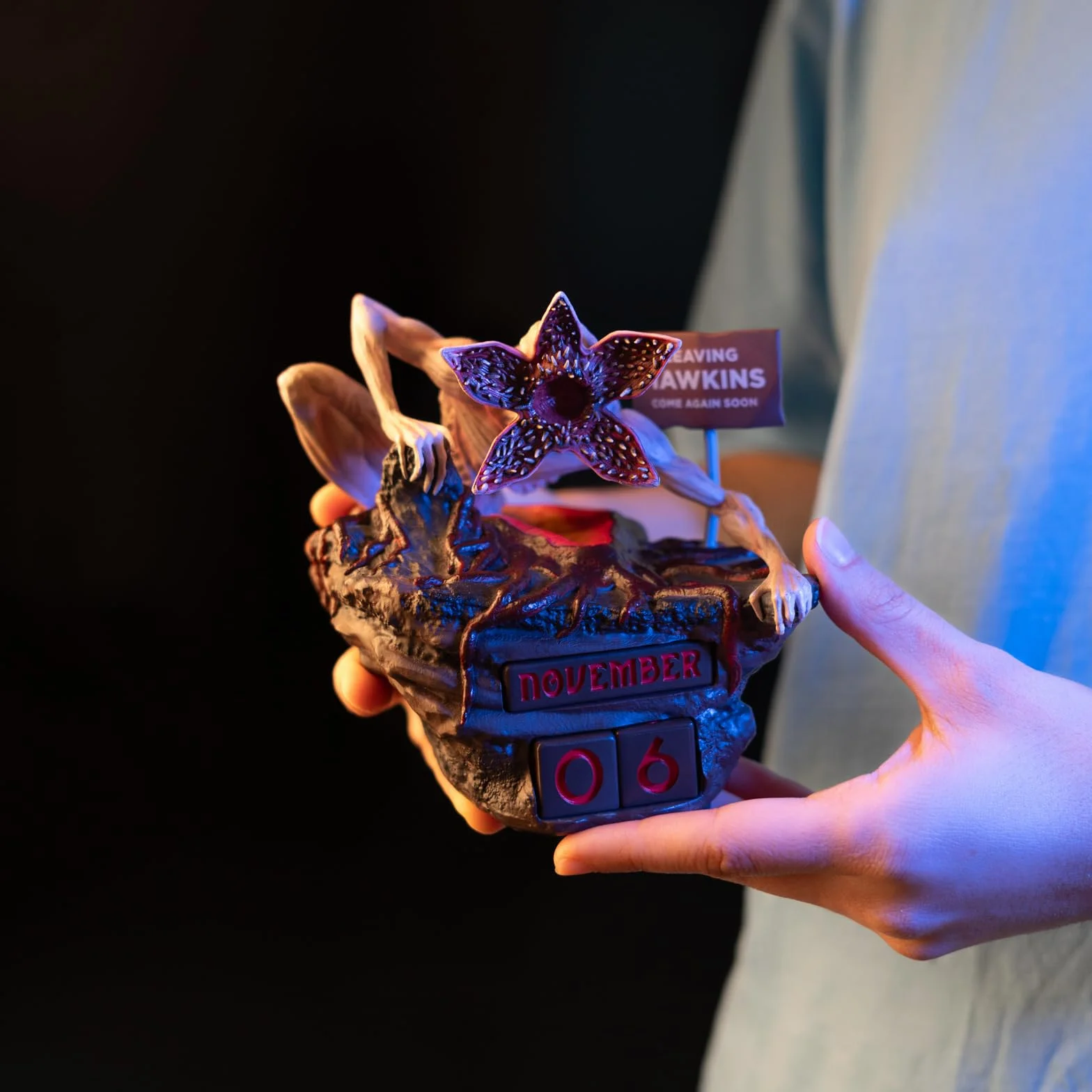 Grupo Erik Stranger Things Perpetual Calendar Demogorgon Flip Desk Calendar