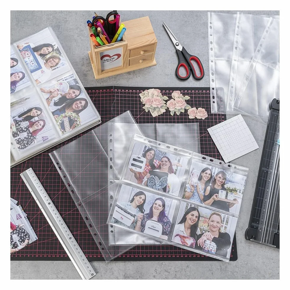 Ideen mit Herz Sammelhüllen | Klarsichthüllen | Prospekthüllen | DIN A4 | 4-geteilt | 4 Fächer je 10,8 x 15,2 cm | glasklar | 50 Stück | Fotohüllen | Postkartenhüllen
