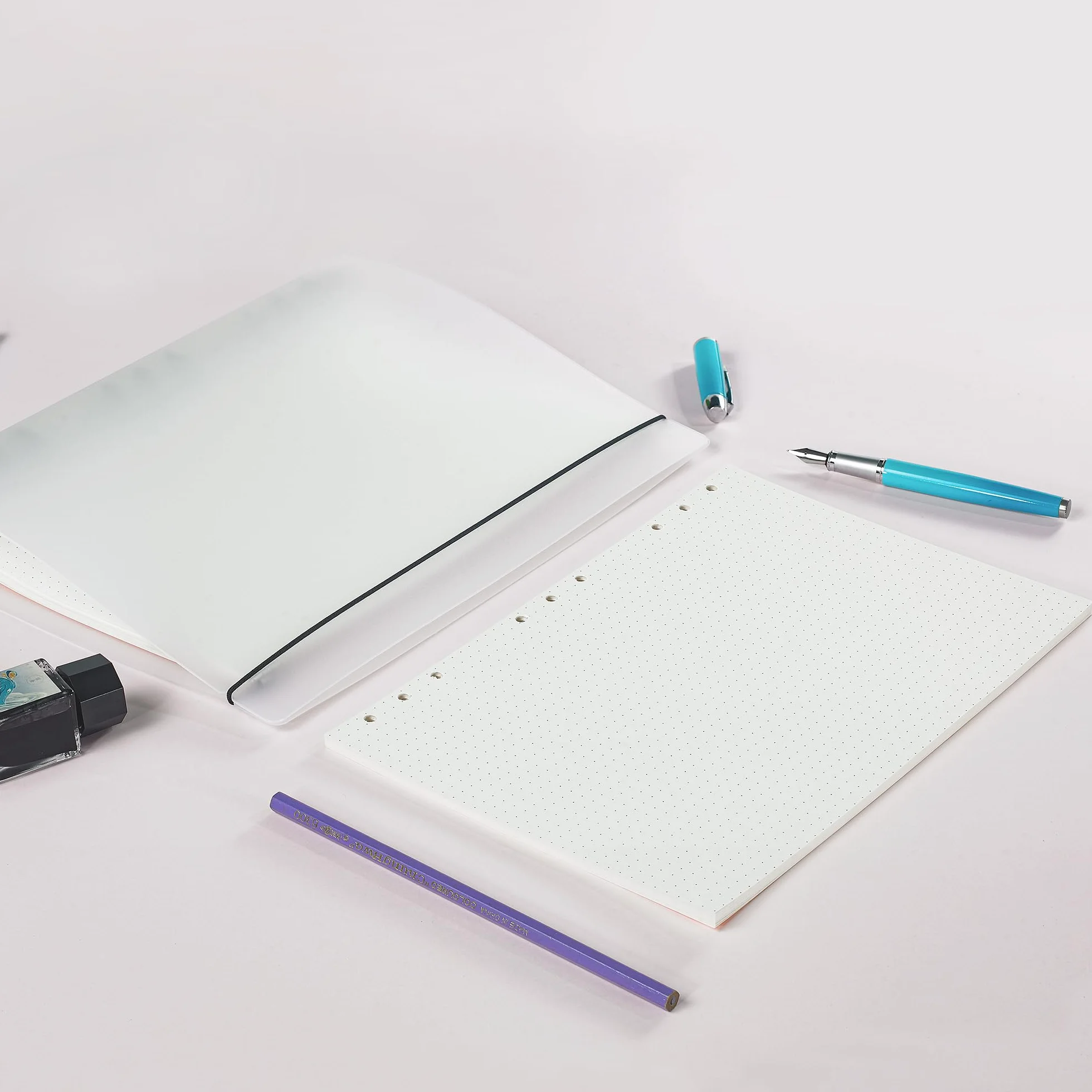 90 arkuszy papieru punktowego B5, 9 otworów, kropkowany papier uzupełniający do segregatorów pierścieniowych i Bullet Journaling – przyjazny dla środowiska papier biurowy (18 x 25,5 cm)