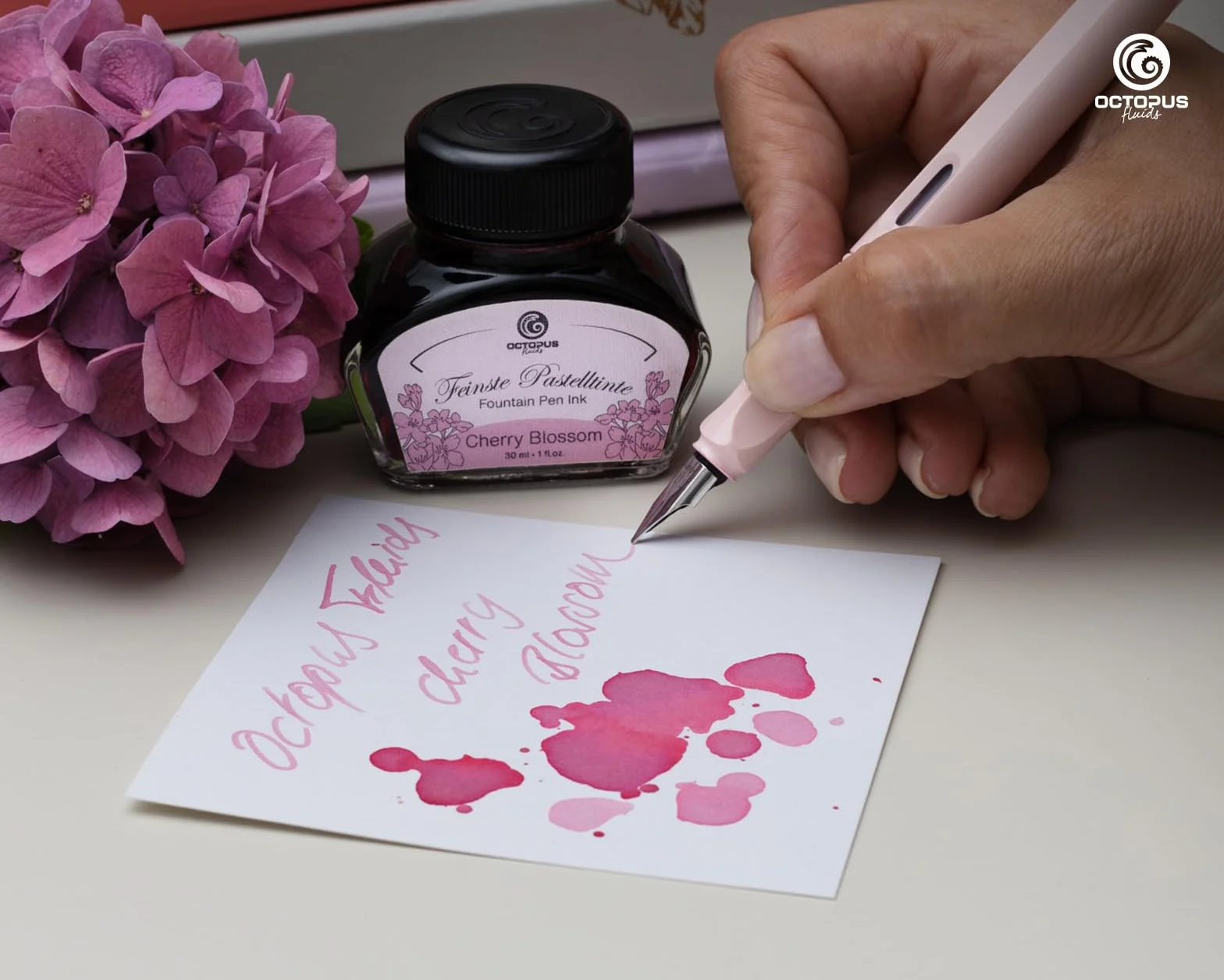 Atrament do piór wiecznych Cherry Blossom 30 ml pastelowy różowy do kaligrafii