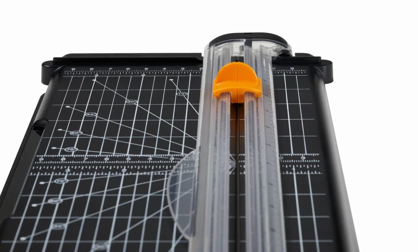 Fiskars Trymer SureCut A4 z mieszanki recyklingowej