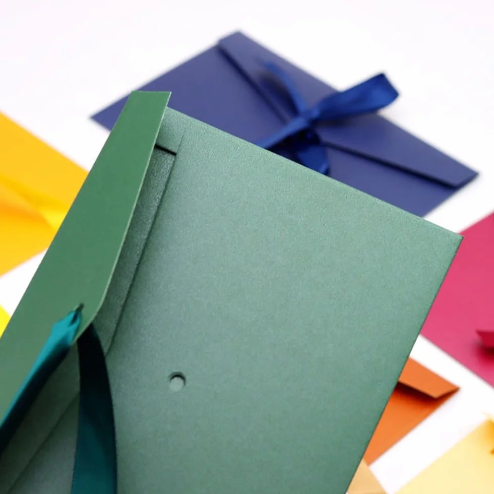 Koperty z papieru kraft retro na prezent, ślub, urodziny z wstążką