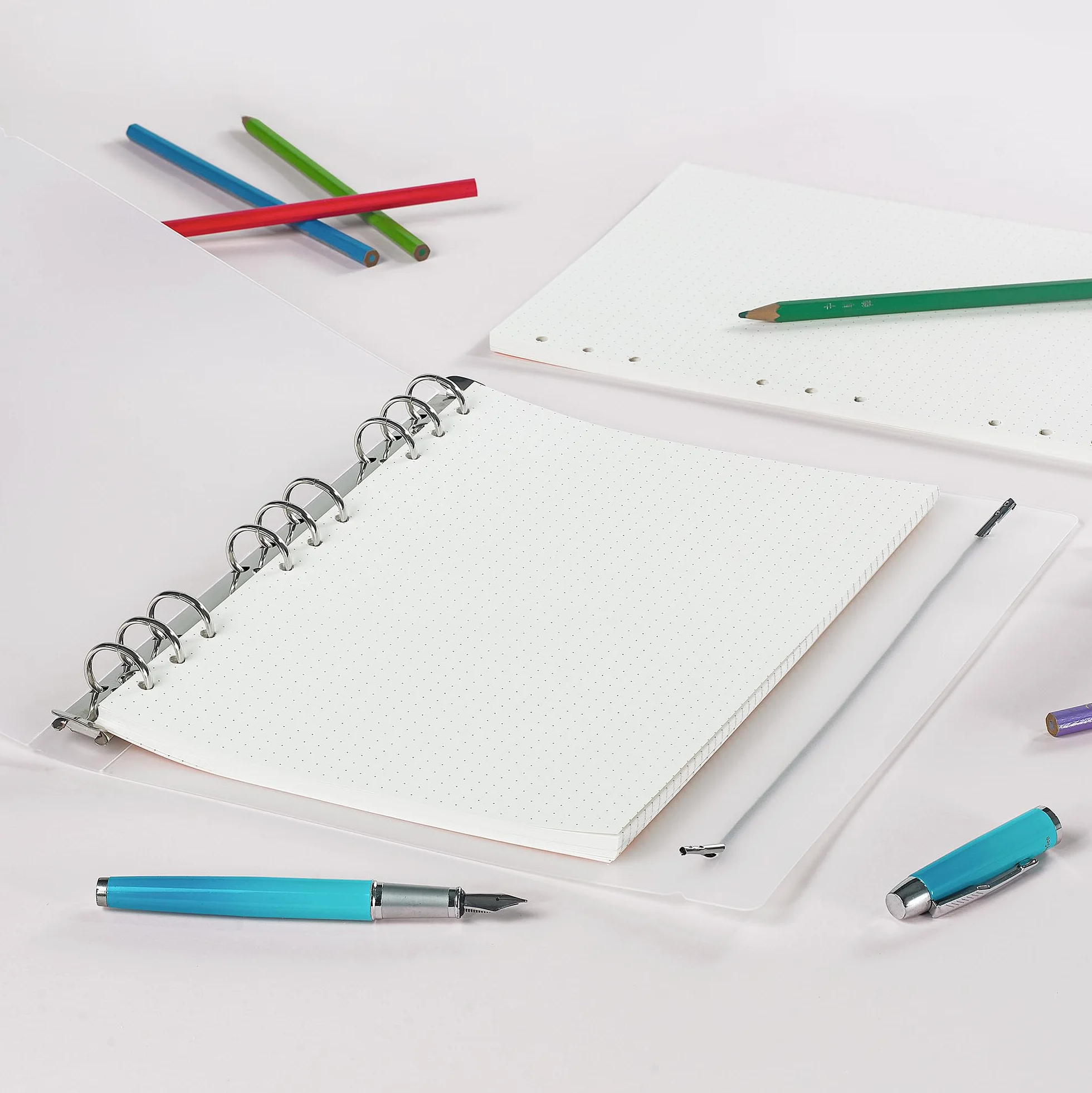 90 arkuszy papieru punktowego B5, 9 otworów, kropkowany papier uzupełniający do segregatorów pierścieniowych i Bullet Journaling – przyjazny dla środowiska papier biurowy (18 x 25,5 cm)