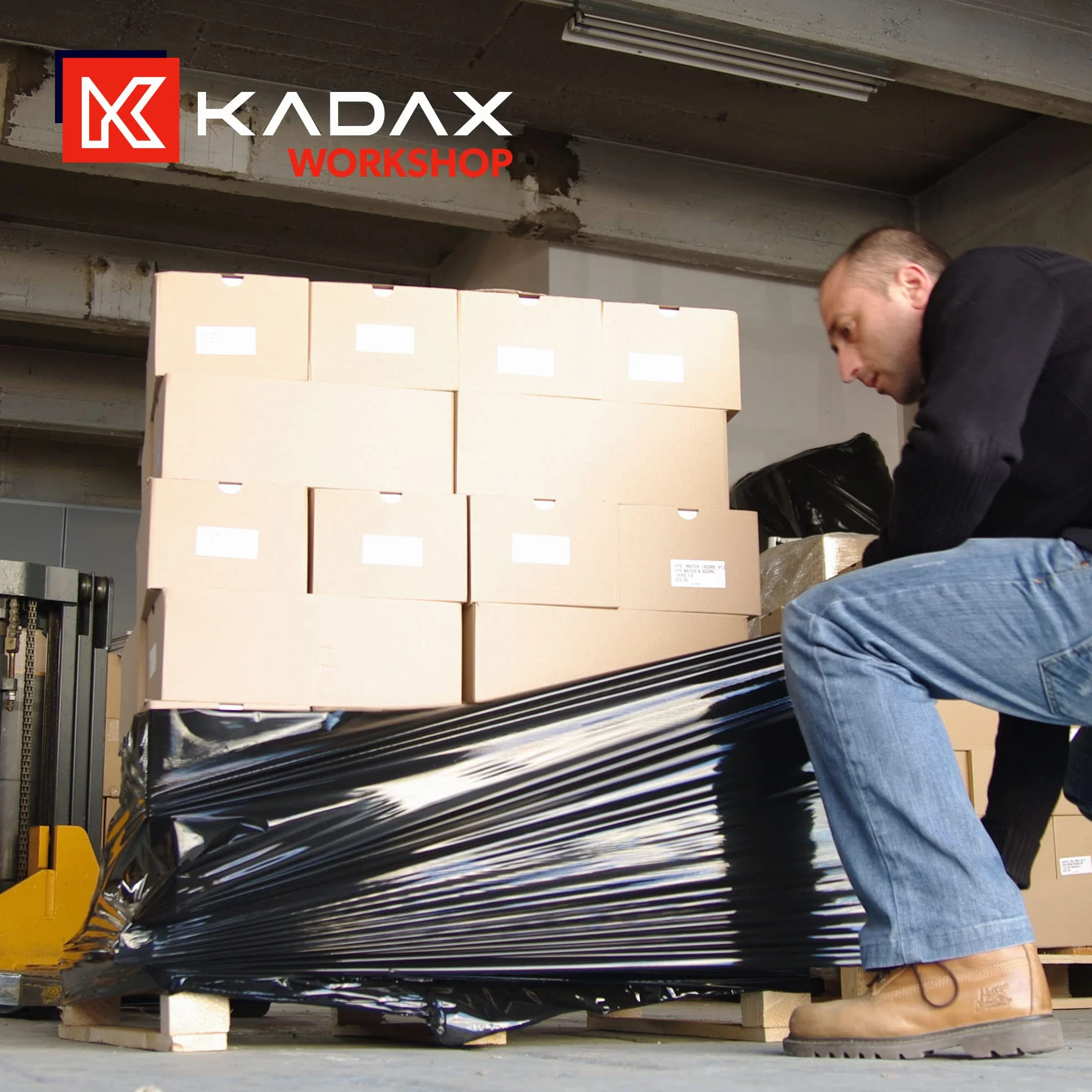 KADAX Folia stretch, folia do pakowania, rolka 3 kg, 300 m x 50 cm, folia do palet, owijania mebli, magazynu, transportu, folia do przeprowadzki (czarna)