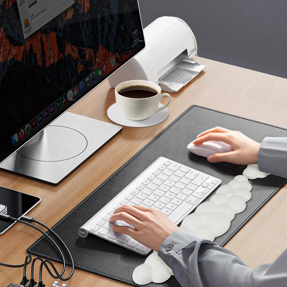 Cloud Podpórka pod nadgarstek do klawiatury, urocza, z podpórką pod nadgarstki i podstawką, miękka pianka z pamięcią kształtu, ze skóry PU, ergonomiczna podpórka pod nadgarstek i podłokietnik
