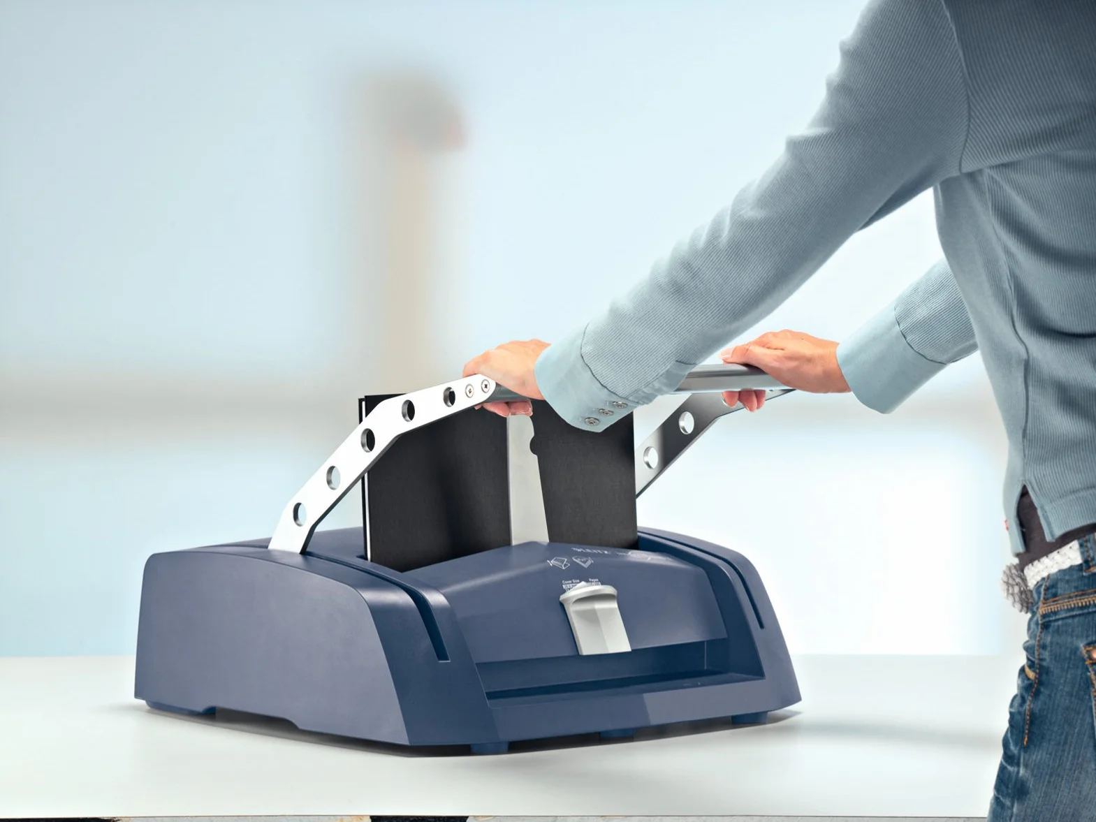 impressBIND 280 Binding Machine